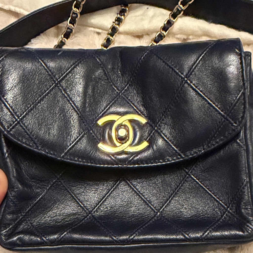 Chanel Mini Quilted Leather Pearl Chain Belt Bag dark blue Gold Hardware - Picture 4 of 17